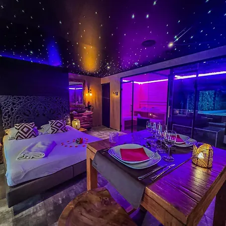 Clos Des Thermes-secret Garden Hotel