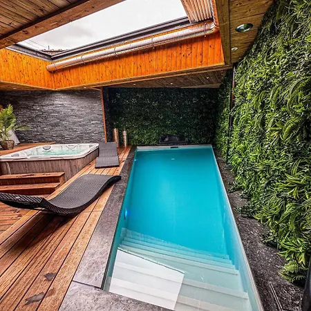 Clos Des Thermes-secret Garden